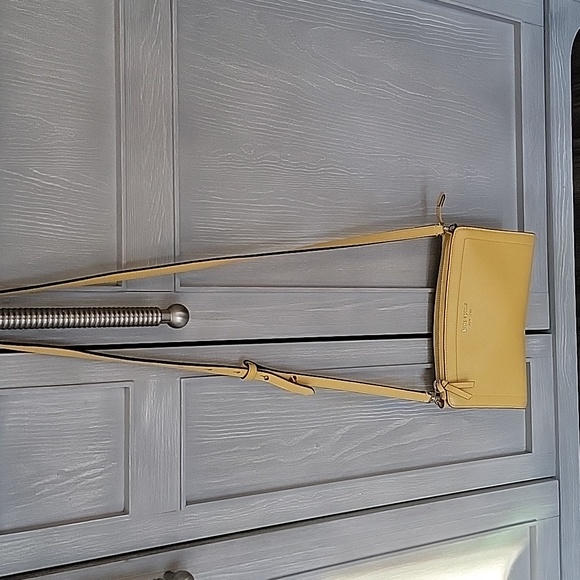 Super Cute Kate Spade ♠️ Knott Pebbled Leather Small Crossbody - Picture 3 of 5